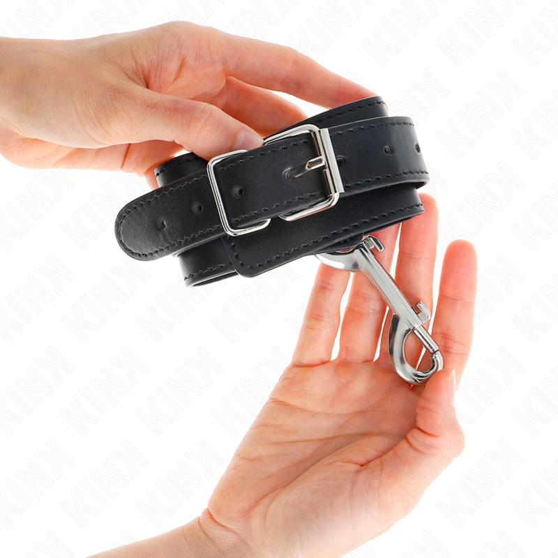 KINK - WRIST RESTRAINTS-SINGLE RIVET ROW AND BIG BUCKLE BLACK ADJUSTABLE 17-28 CM X 5 CM